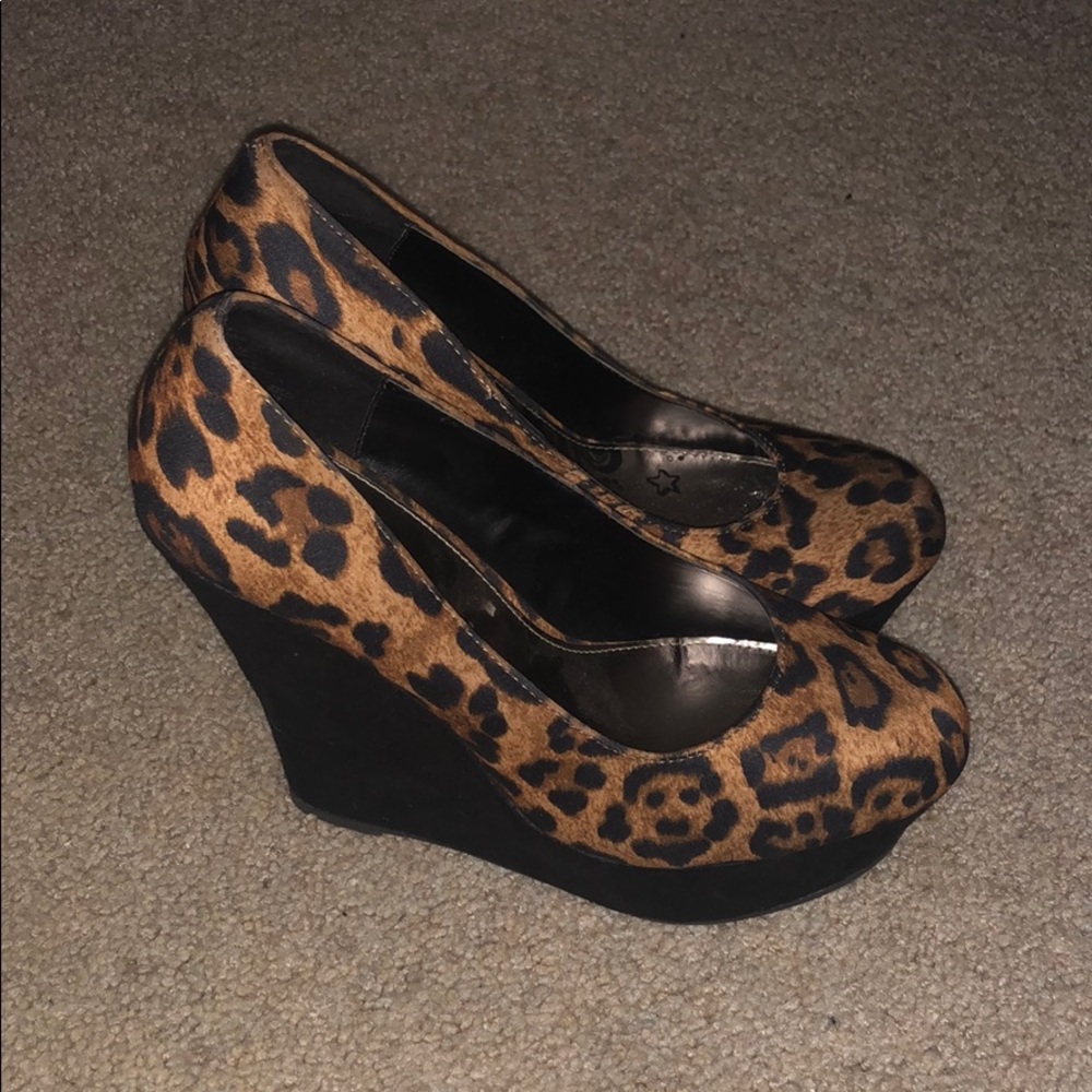 Leopard wedges